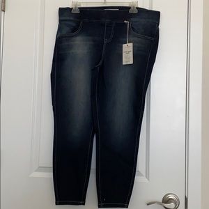 Dark wash pull on jeans/jeggings